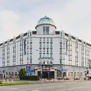 4* מלון Radisson Blu Sobieski